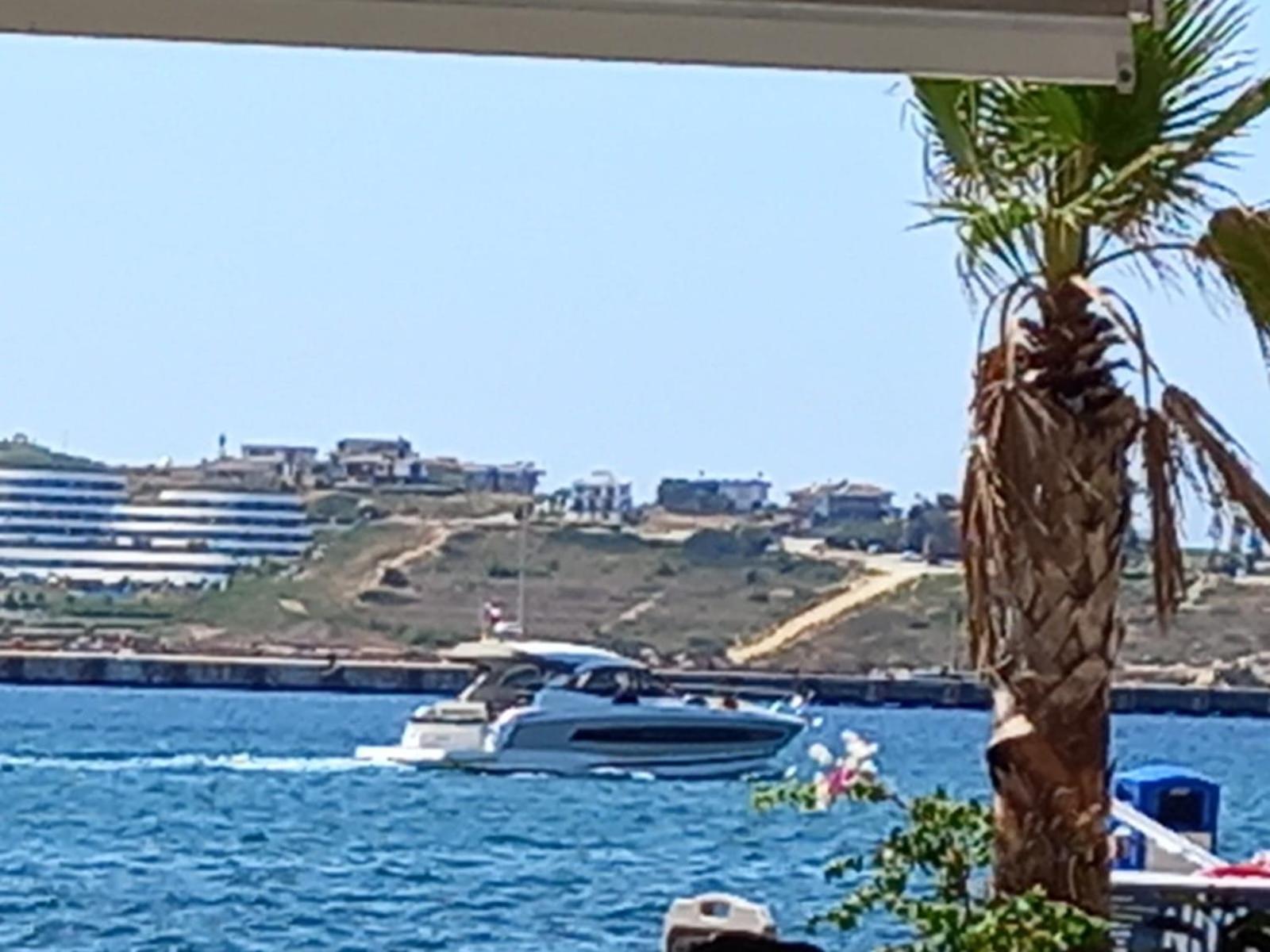 Mavi Panorama Villa Çeşme Exteriör bild