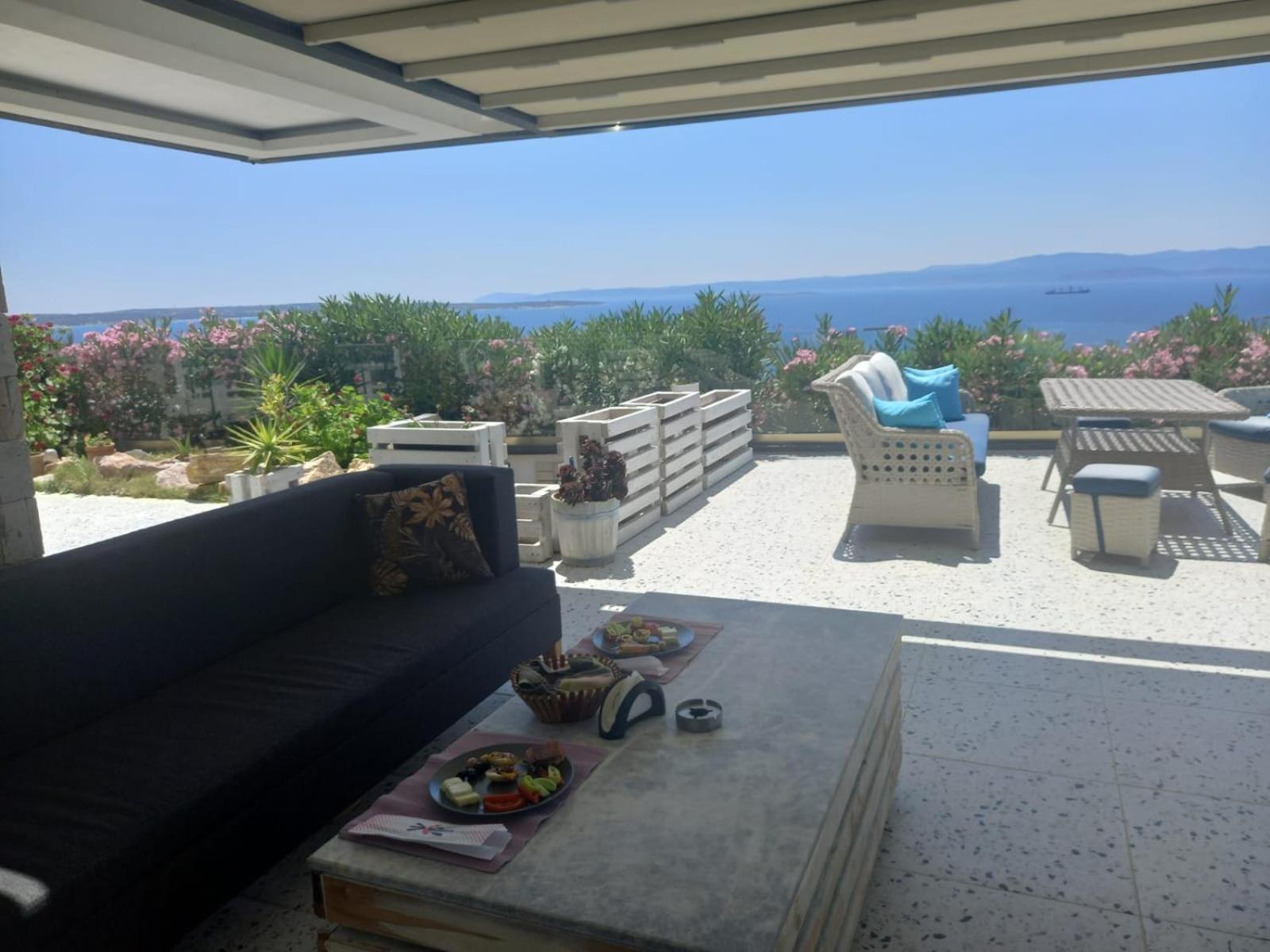 Mavi Panorama Villa Çeşme Exteriör bild