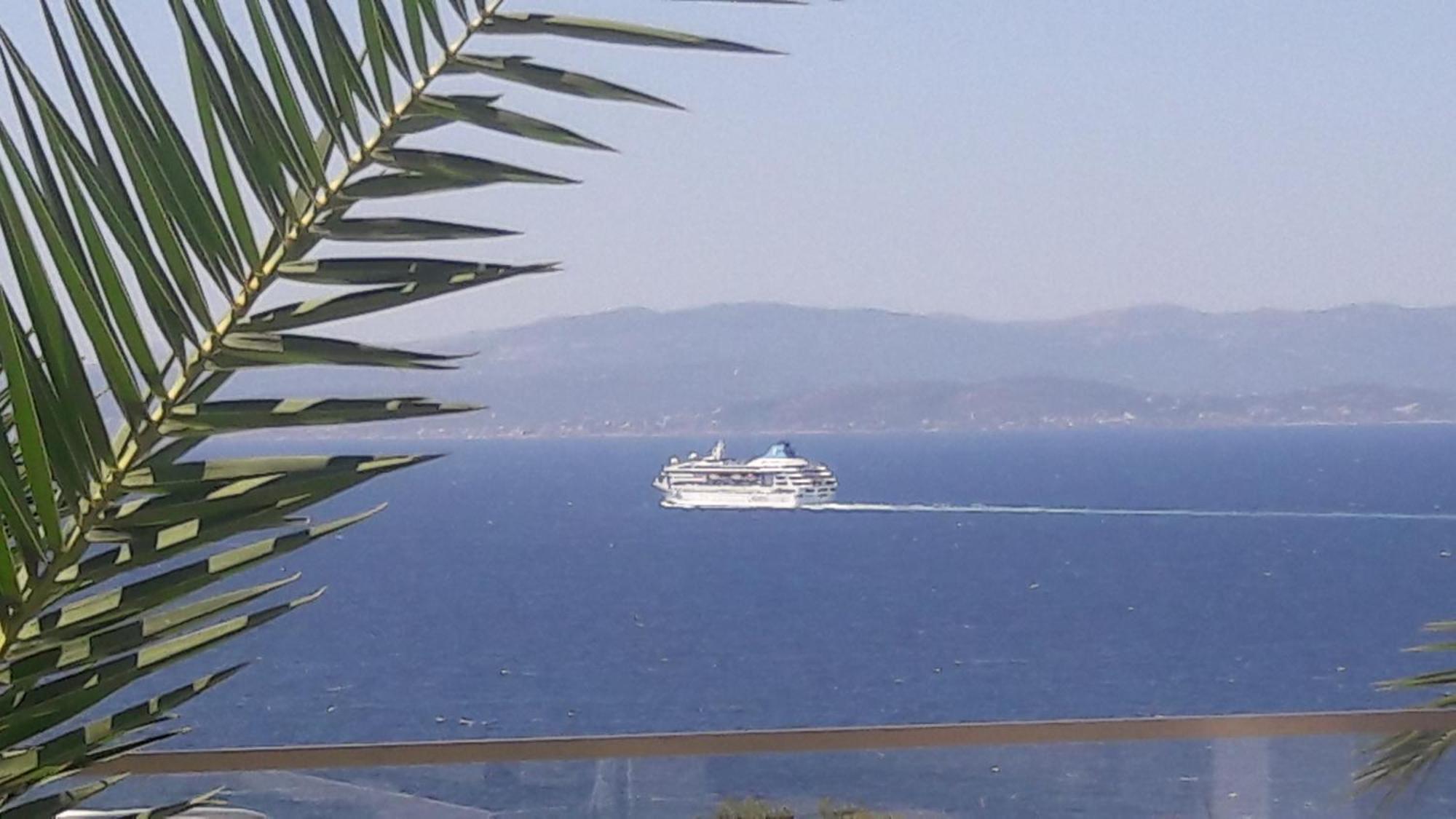 Mavi Panorama Villa Çeşme Exteriör bild