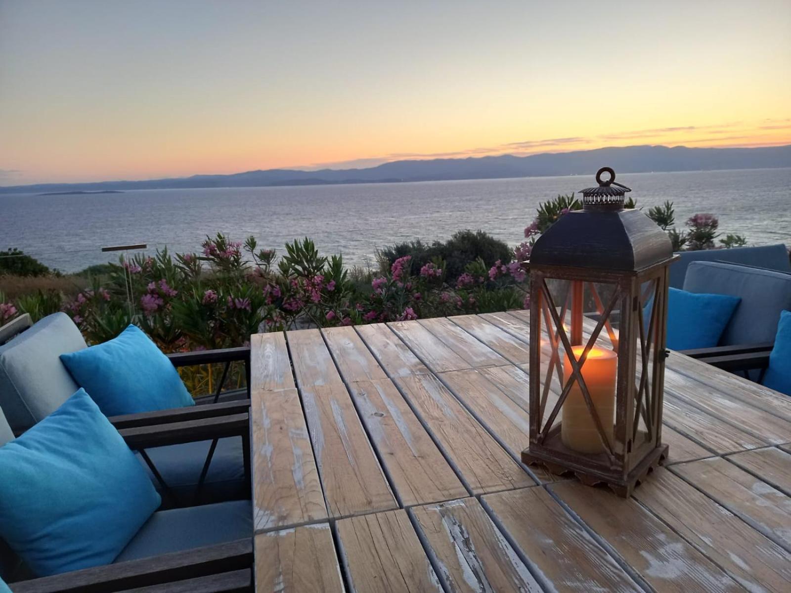 Mavi Panorama Villa Çeşme Exteriör bild