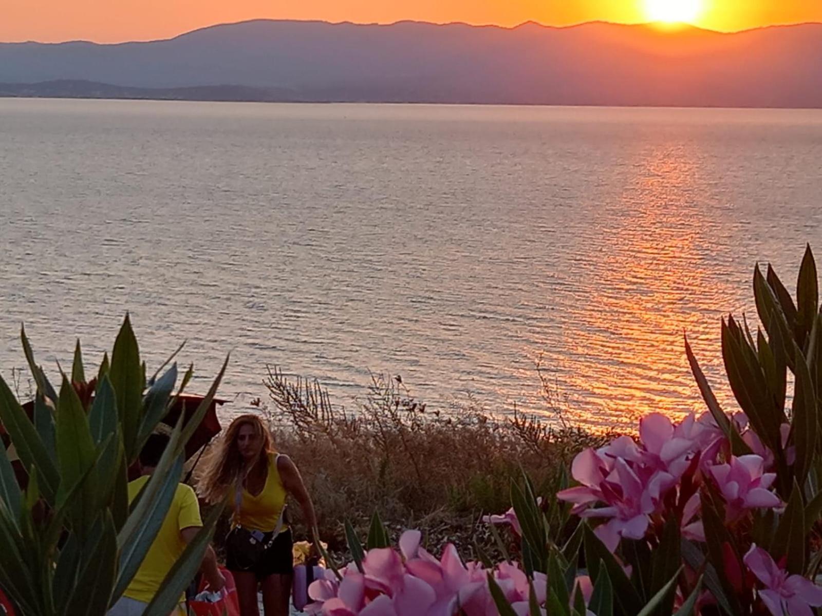 Mavi Panorama Villa Çeşme Exteriör bild