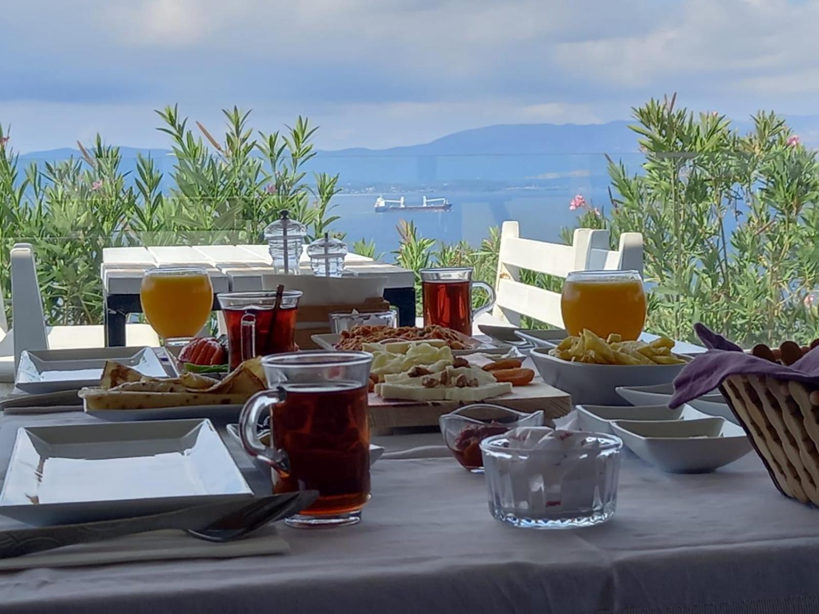 Mavi Panorama Villa Çeşme Exteriör bild